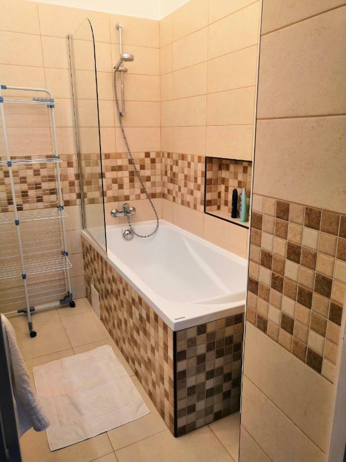 Ancsi Apartmant Kecskemét Exterior foto